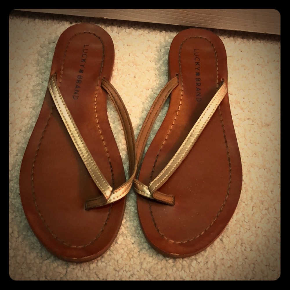 lucky brand flip flops